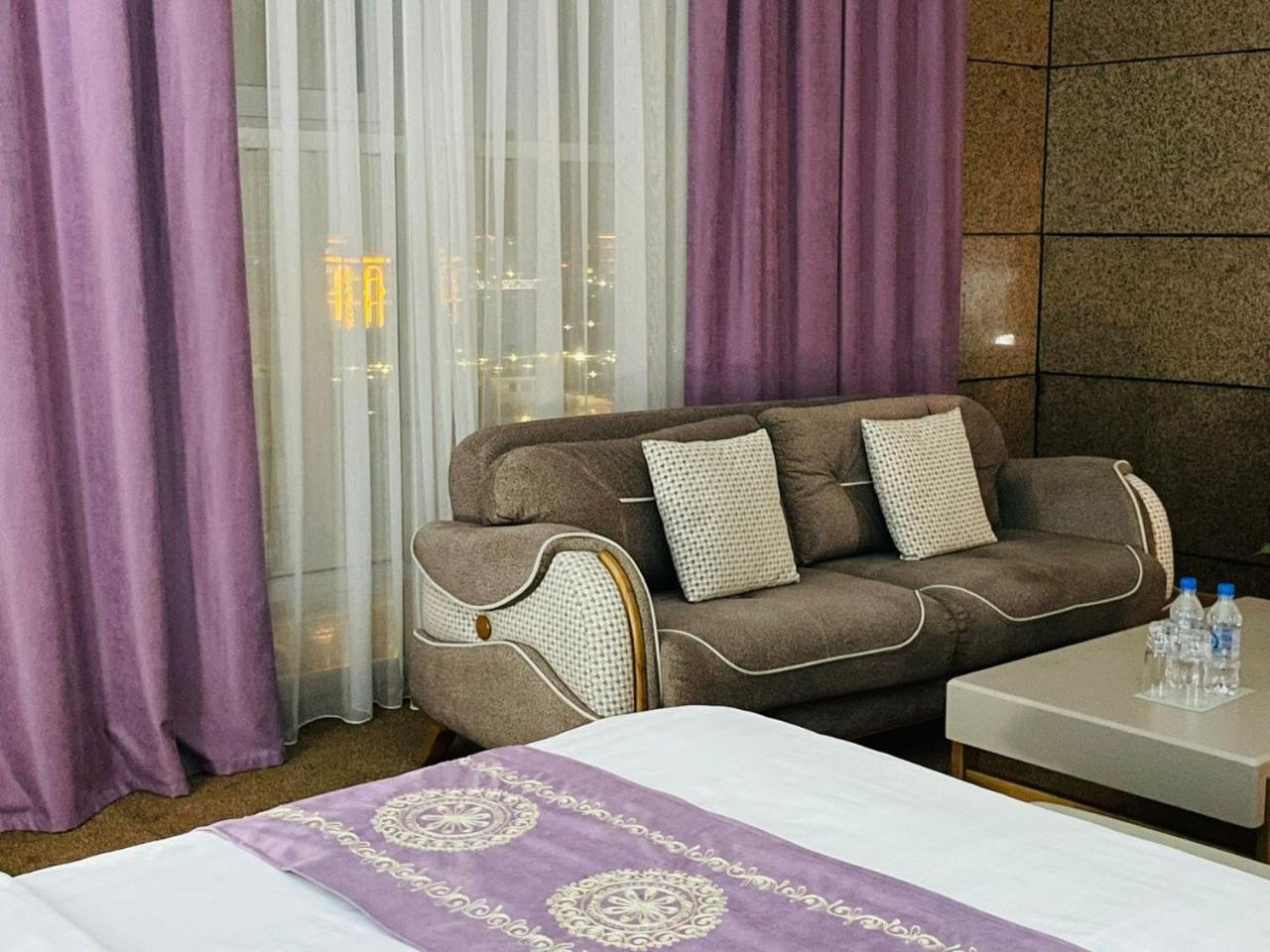 Hotel Shumon Dushanbe Esterno foto