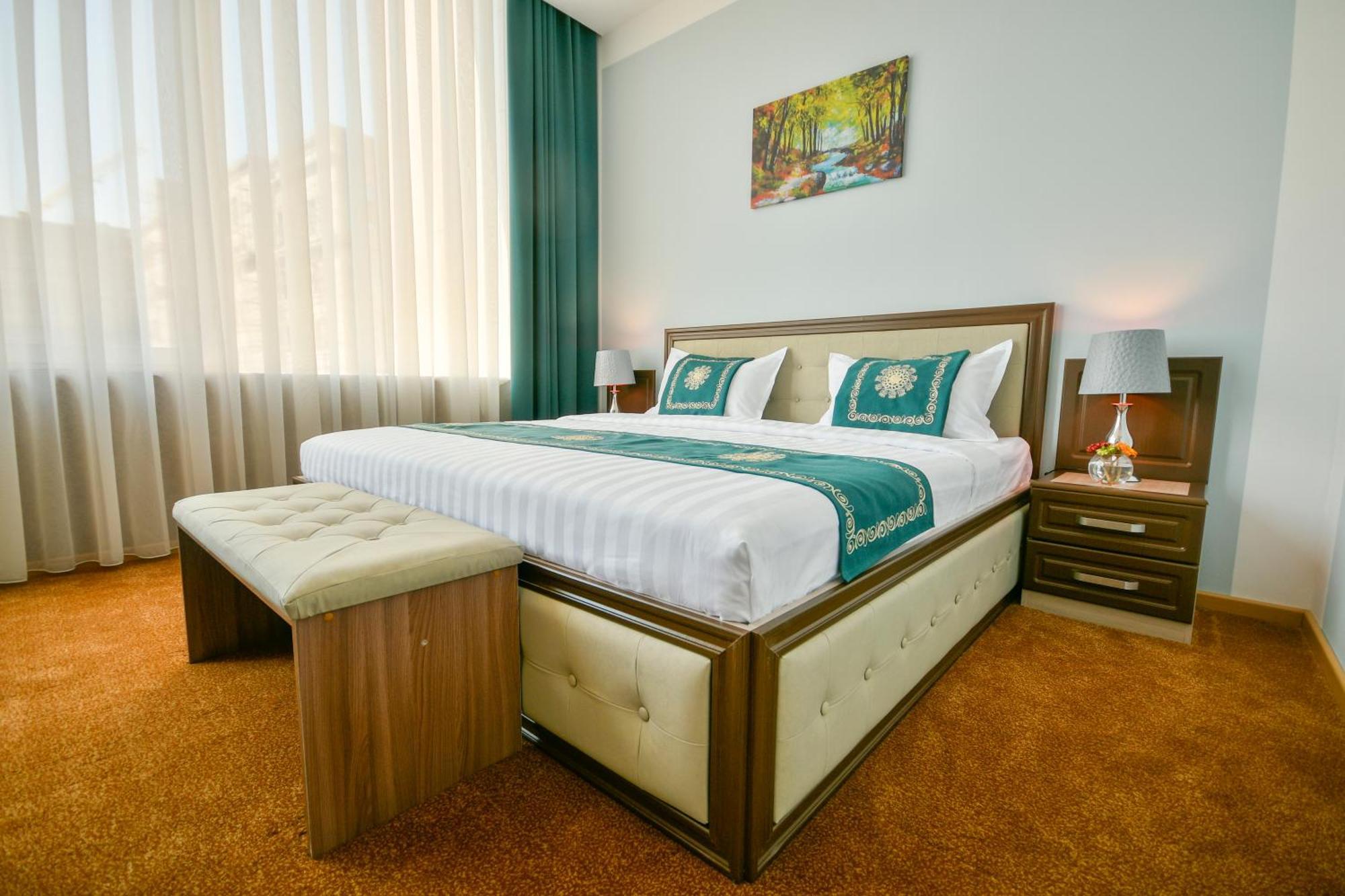 Hotel Shumon Dushanbe Esterno foto
